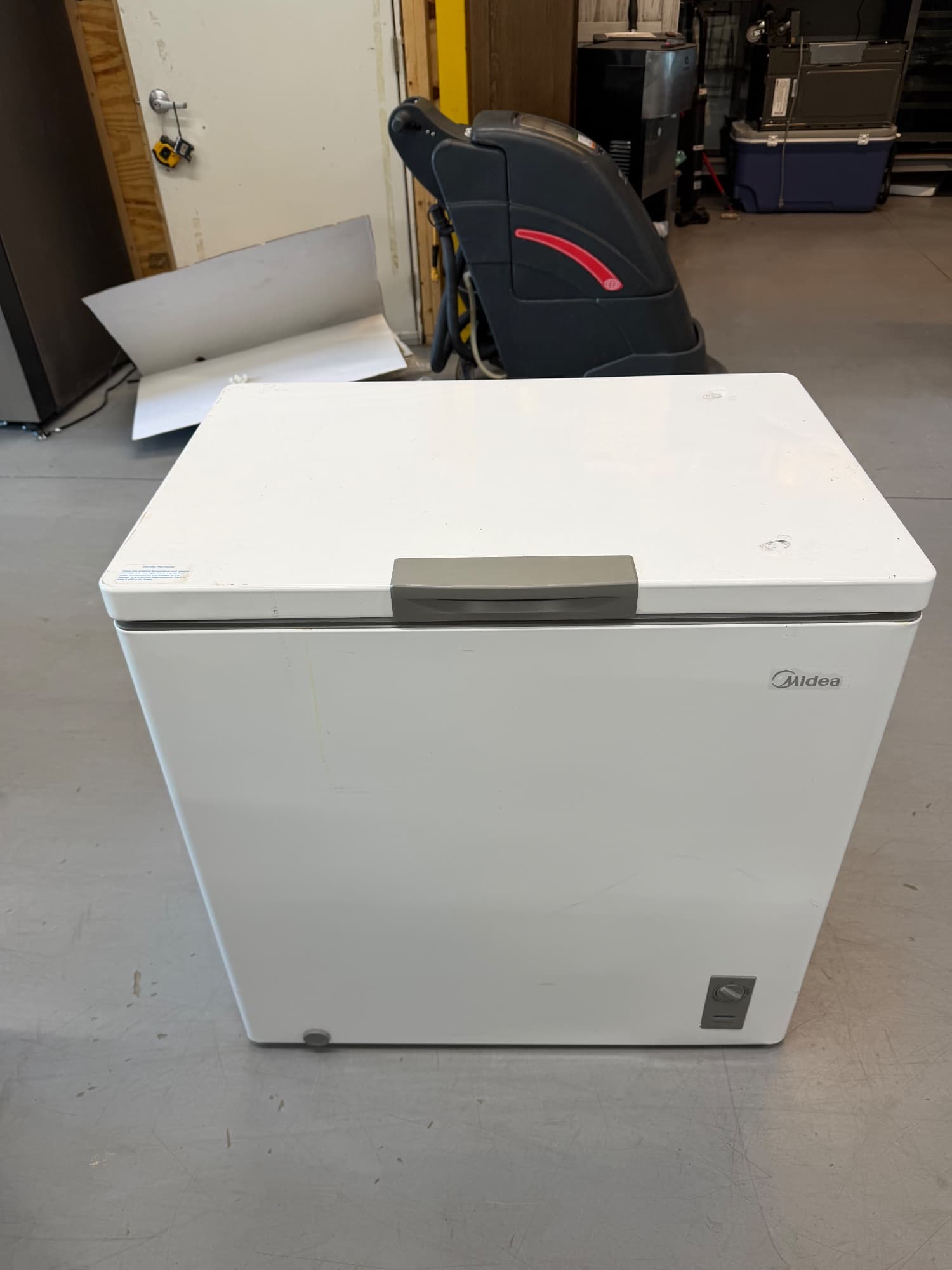 Midea Midea 7.0 Cu. Ft. Convertible Chest Freezer – White, model MRC07M8AWW